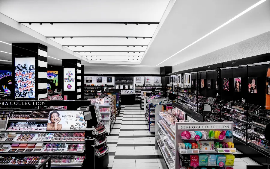 عکس برند معروف لوازم آرایشی سفورا Sephora