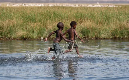 عکس نمای نزدیک از چهره کودکان قبایل