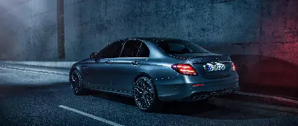 مرسدس مشکی AMG E63 زیبا و مغرور در داخل تونل تاریک