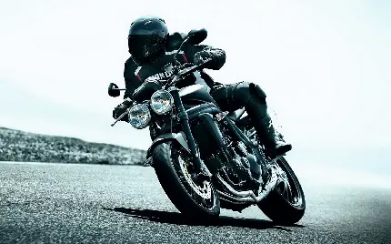عکس های موتور سیکلت سیاه رنگ با طرح های خفن و جدید سال 2022