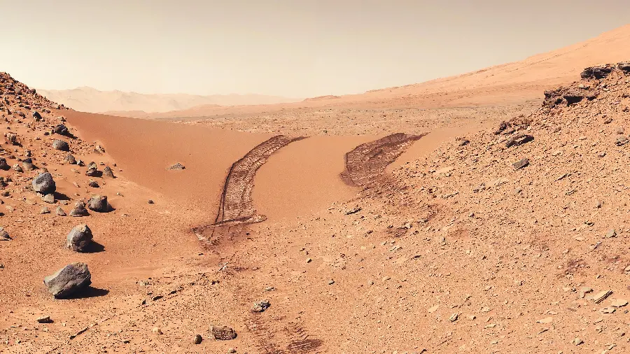 تصویر عجیب از رد عبور ماشین در سیاره معروف مریخ