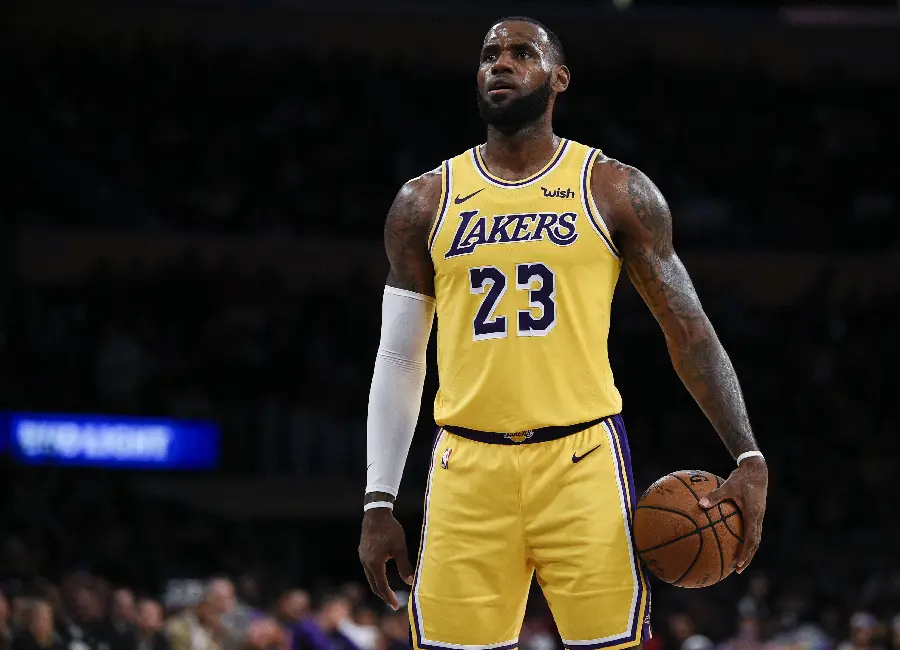 تصویرزمینه رویایی LeBron James با شماره 23