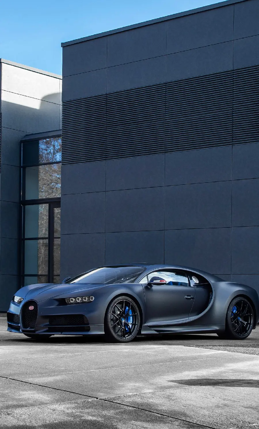 بک گراند شگفت انگیز ماشین بوگاتی یا Bugatti با بدنه مات مشکی