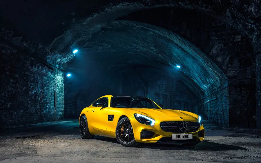 تصویر مرسدس بنز AMG GT S به رنگ زرد شاد و پرانرژی