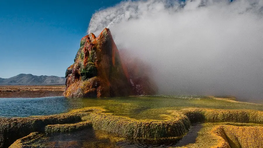 پس زمینه جالب آبفشان یا Geyser یک جاذبه طبیعی نادر برای پس زمینه تبلت