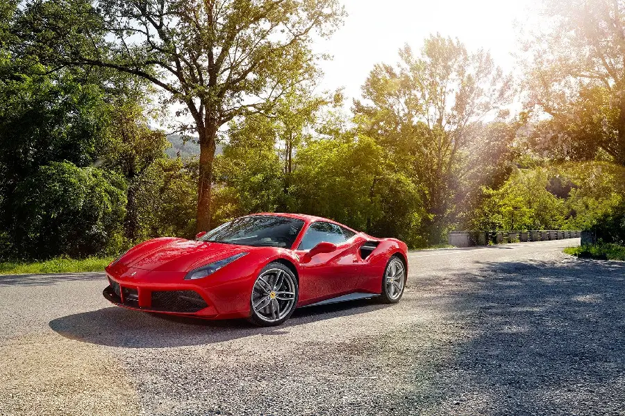 بک گراند درخشان Ferrari 488 Spider قشنگ ترین ماشین جهان