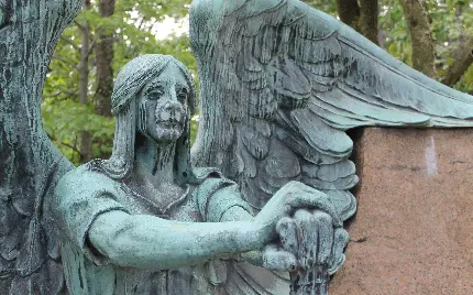 عکس استوک و دیدنی مجسمه سنگی جالب طرح  فرشته 