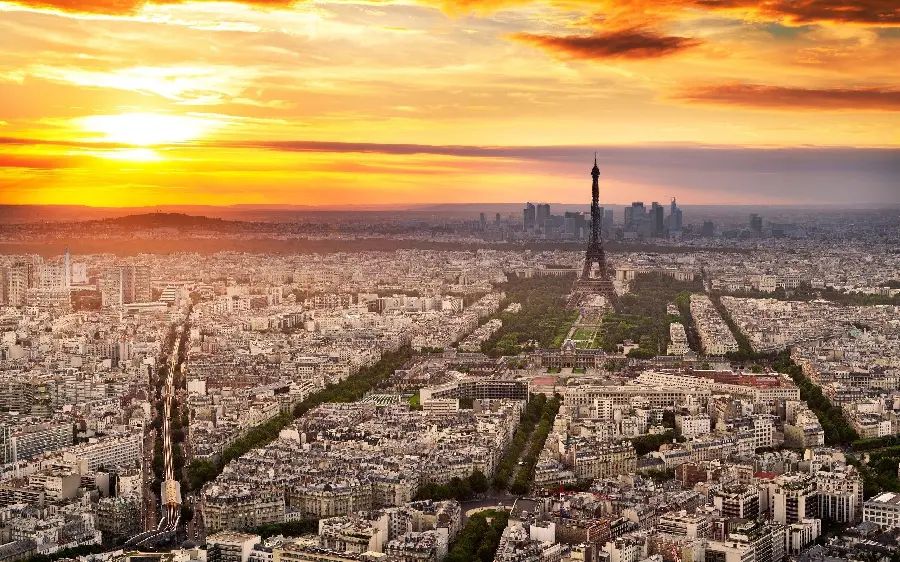 پس زمینه منظره شهر پاریس و برج ایفل در غروب ویژه مسافرت