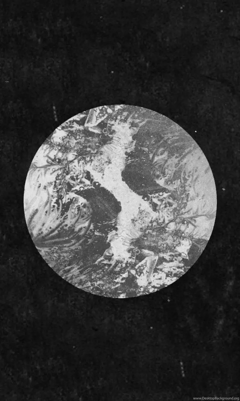 والپیپر ماه کامل با پس زمینه مشکی مخصوص گوشی آیفون 15