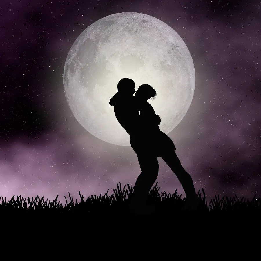 تصویر زیبای لحظات عاشقانه هنگام ماه کامل مخصوص گوشی سامسونگ