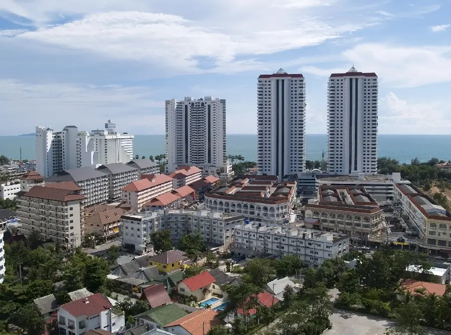 عکس هوایی جذاب و تماشایی از شهر در روز روشن